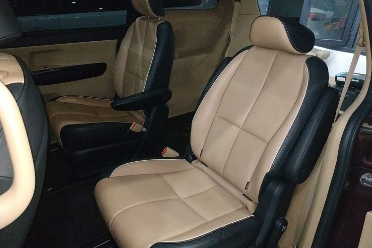 Used Kia Carnival 2015 2.2T Luxury Edition China IV Left Rear Seat