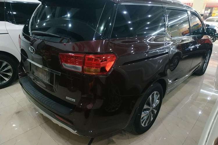 Used Kia Carnival 2015 2.2T Luxury Edition China IV Rear Right 45 Deg