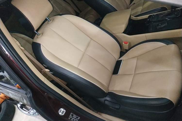 Used Kia Carnival 2015 2.2T Luxury Edition China IV Right Front Seat