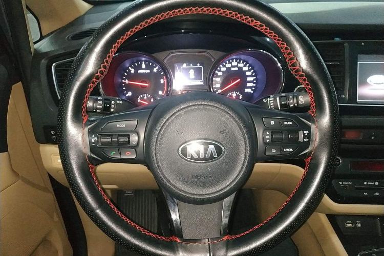 Used Kia Carnival 2015 2.2T Luxury Edition China IV Steering Wheel
