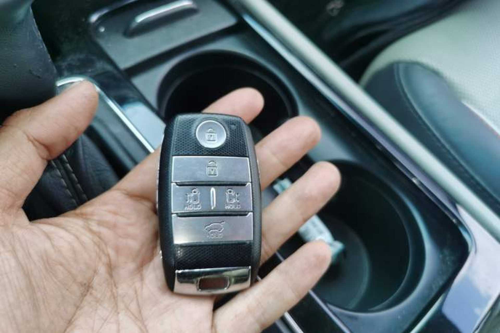 Used Kia Carnival 2015 3.3 GDI Luxury Edition China V Standard Vehicle Key