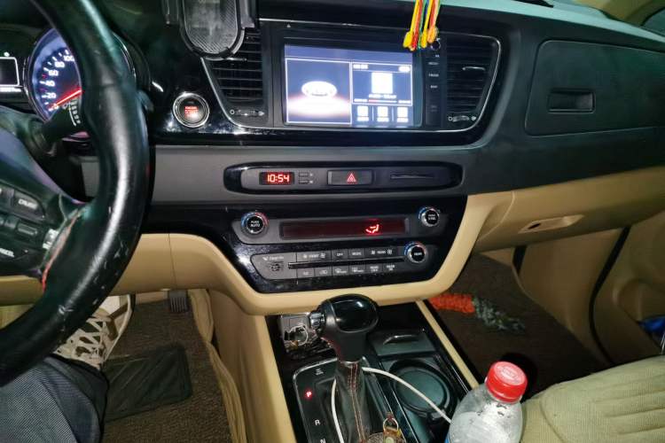Used Kia Carnival 2015 2.2T Luxury Edition China IV Audio And AC Panel