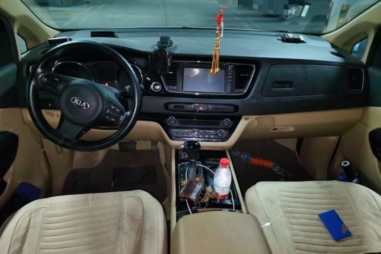 Used Kia Carnival 2015 2.2T Luxury Edition China IV Center Console