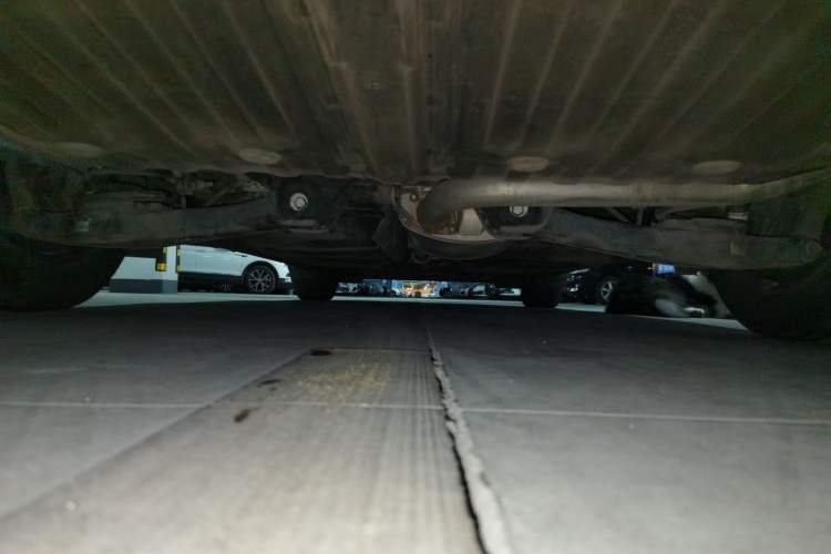 Used Kia Carnival 2015 2.2T Luxury Edition China IV Chassis Rear
