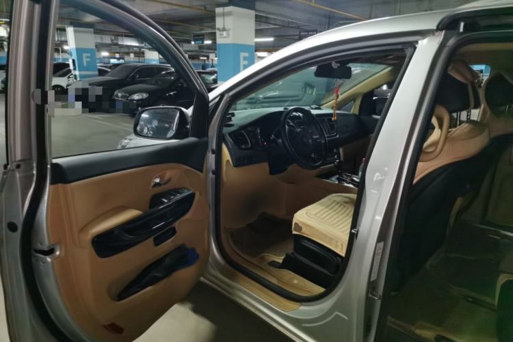 Used Kia Carnival 2015 2.2T Luxury Edition China IV Driver Seat
