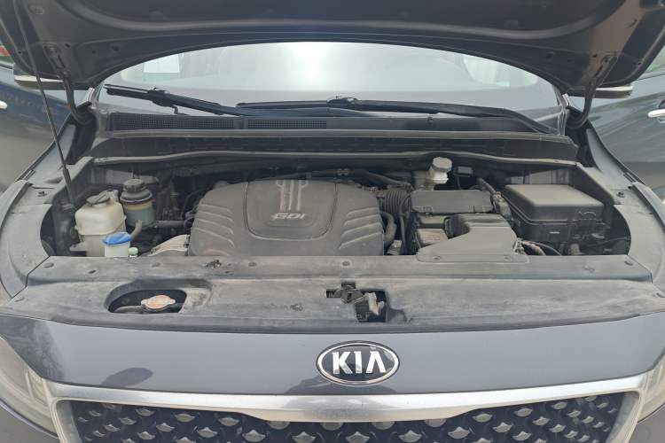 Used Kia Carnival 2015 3.3 GDI Luxury Edition China V Standard Engine Bay