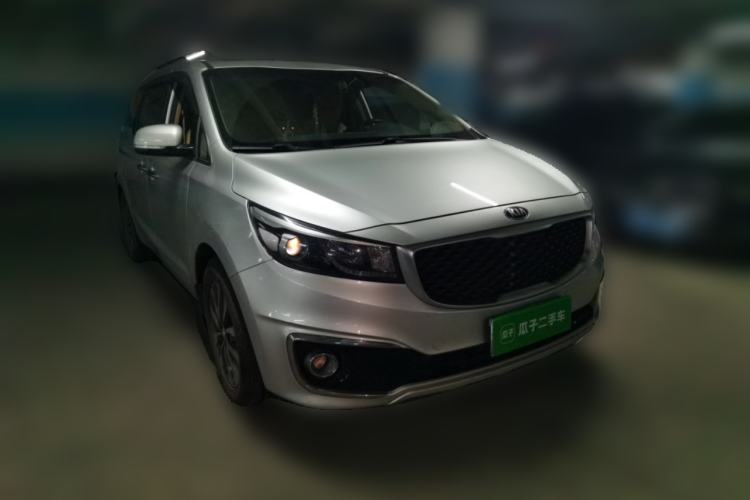 Used Kia Carnival 2015 2.2T Luxury Edition China IV Front Right 45 Deg