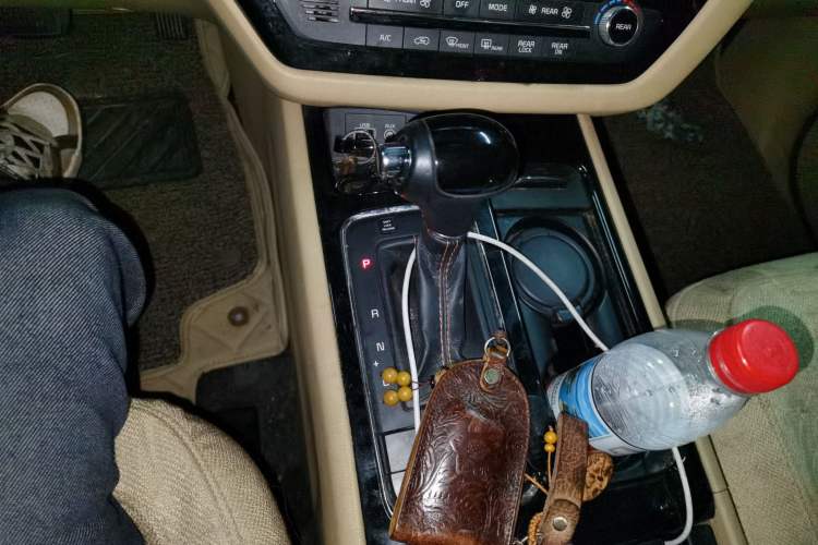 Used Kia Carnival 2015 2.2T Luxury Edition China IV Gear Lever