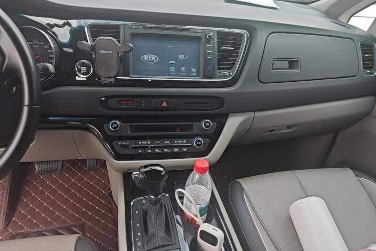 Used Kia Carnival 2015 3.3 GDI Luxury Edition China V Standard Audio And AC Panel