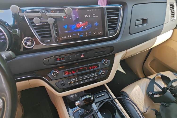 Used Kia Carnival 2015 3.3 GDI Luxury Edition China IV Standard Audio And AC Panel