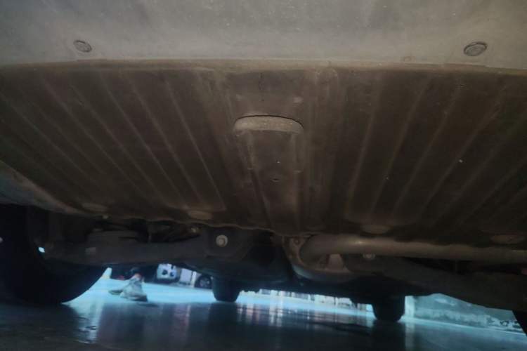 Used Kia Carnival 2015 2.2T Luxury Edition China IV Chassis Rear