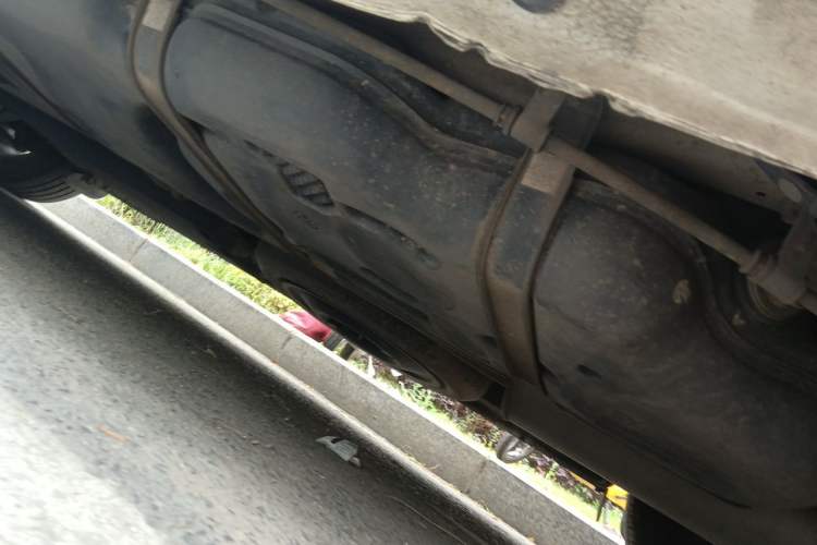 Used Kia Carnival 2015 2.2T Flagship Edition China IV Standard Chassis Rear Left
