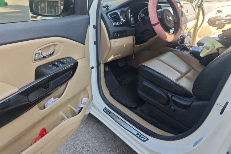 Used Kia Carnival 2015 2.2T Luxury Edition China IV Driver Seat