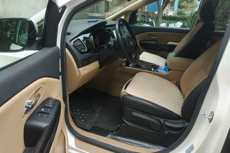 Used Kia Carnival 2015 3.3 GDI Luxury Edition China IV Standard Driver Seat