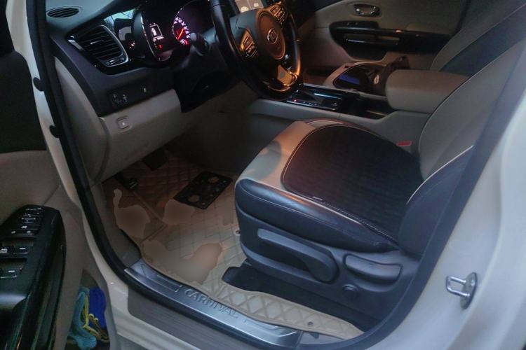 Used Kia Carnival 2015 2.2T Luxury Edition China IV Driver Seat