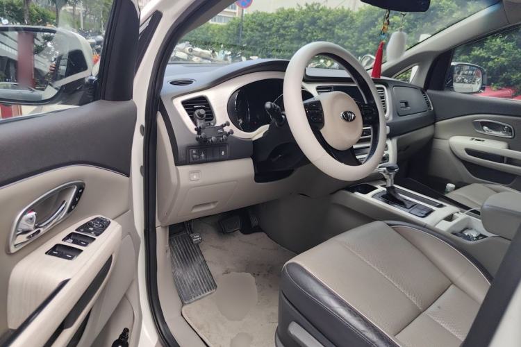 Used Kia Carnival 2015 3.3 GDI Luxury Edition China IV Standard Driver Seat