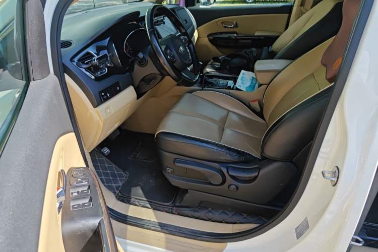 Used Kia Carnival 2015 3.3 GDI Luxury Edition China IV Standard Driver Seat
