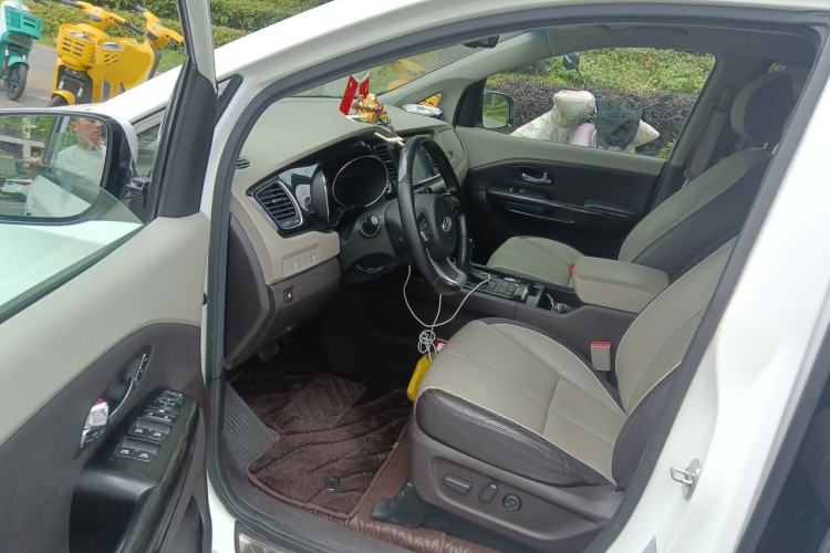 Used Kia Carnival 2015 2.2T Flagship Edition China IV Standard Driver Seat
