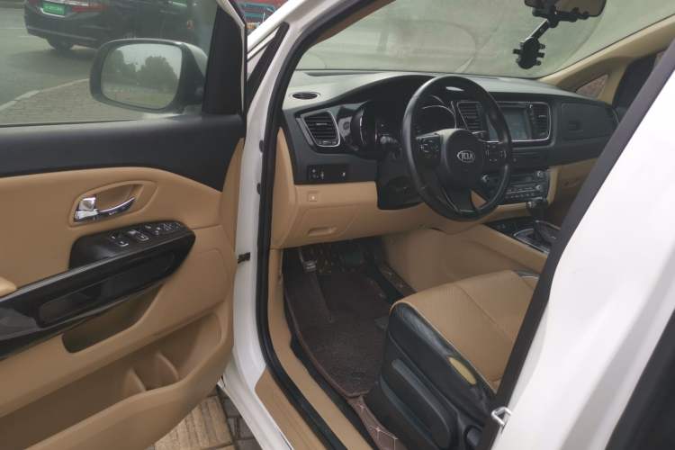 Used Kia Carnival 2015 2.2T Luxury Edition China IV Driver Seat