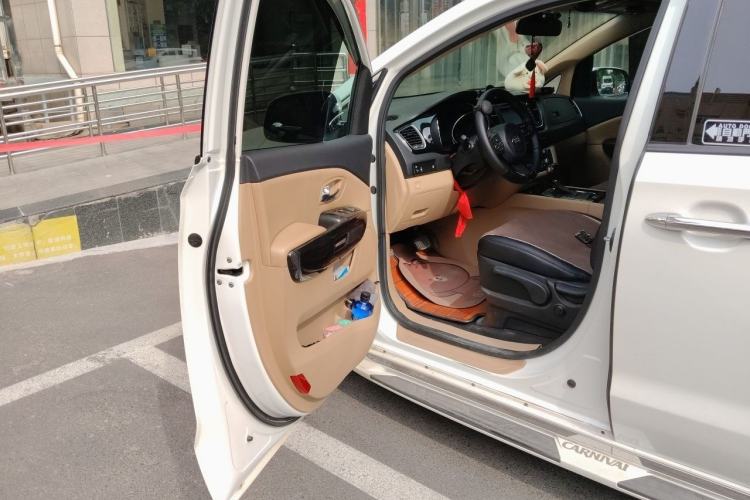 Used Kia Carnival 2015 3.3 GDI Luxury Edition China IV Standard Driver Seat