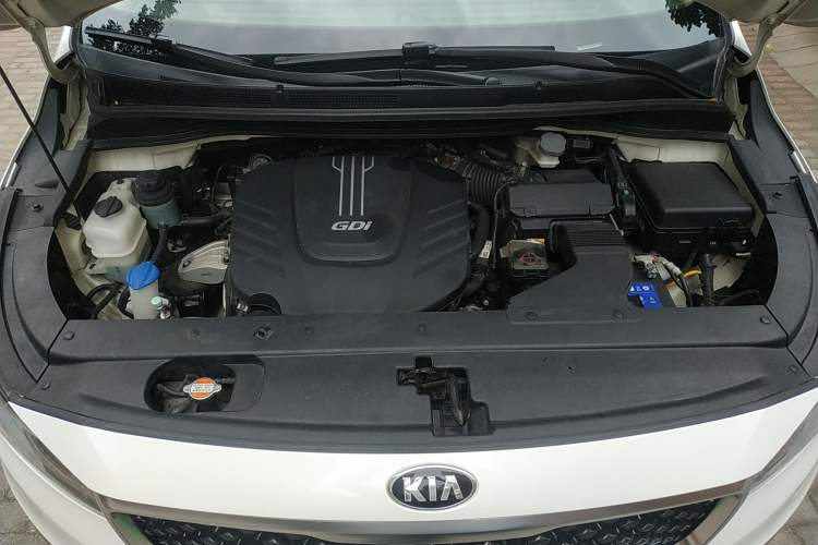 Used Kia Carnival 2015 3.3 GDI Luxury Edition China IV Standard Engine Bay