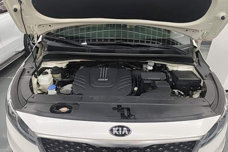 Used Kia Carnival 2015 3.3 GDI Luxury Edition China V Standard Engine Bay