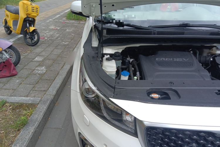 Used Kia Carnival 2015 2.2T Flagship Edition China IV Standard Engine Bay Right