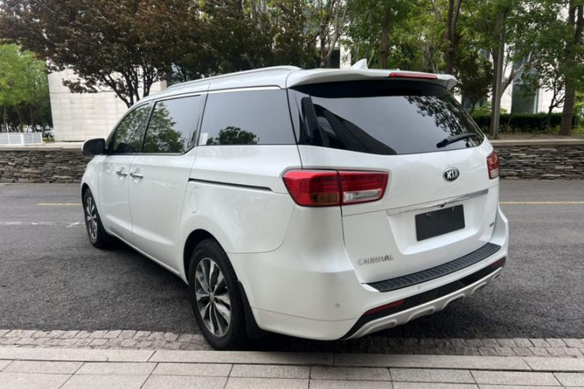 Used Kia Carnival 2015 3.3 GDI Luxury Edition China V Standard Exterior 1