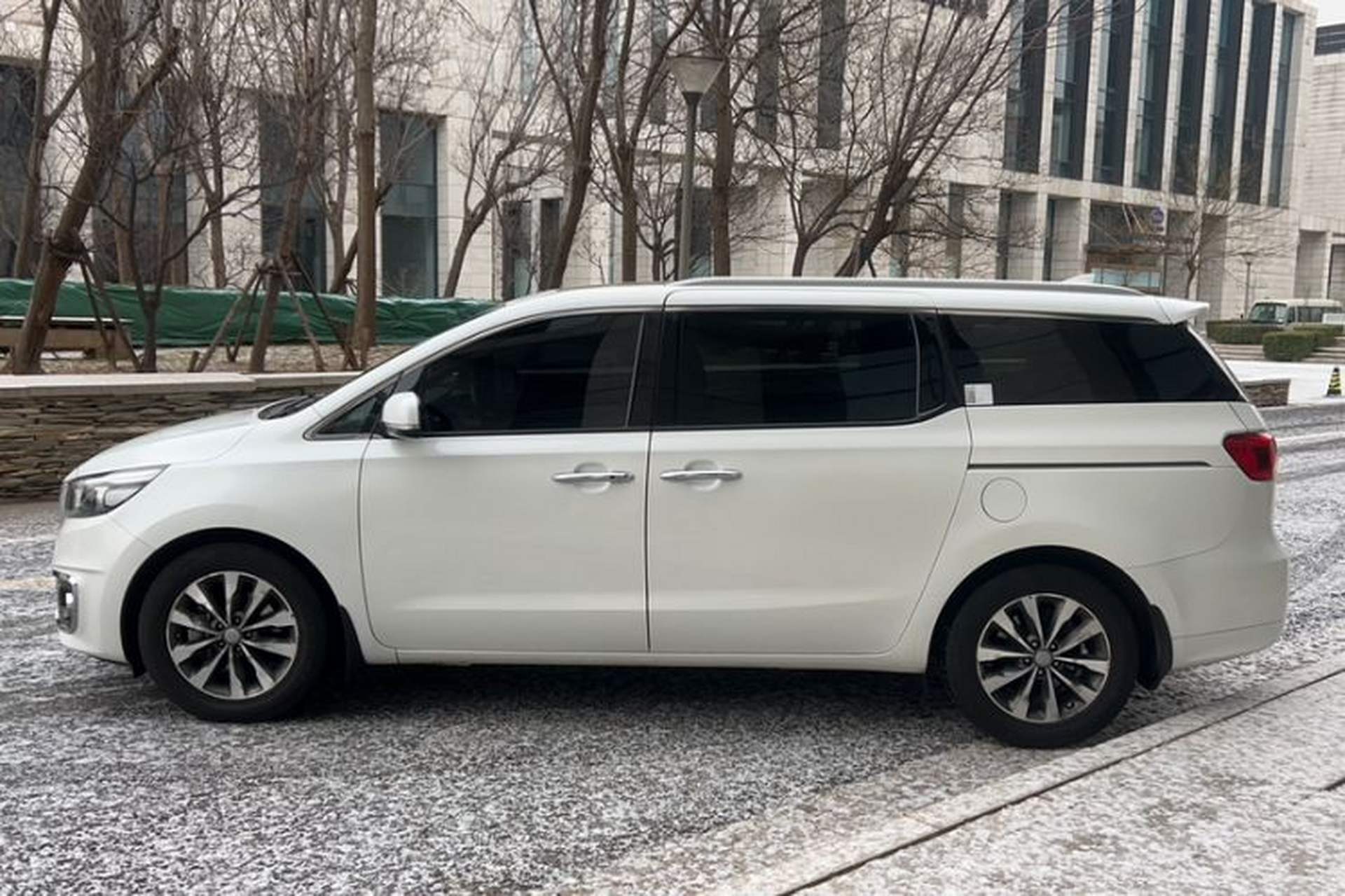 Used Kia Carnival 2015 3.3 GDI Luxury Edition China V Standard Exterior 2