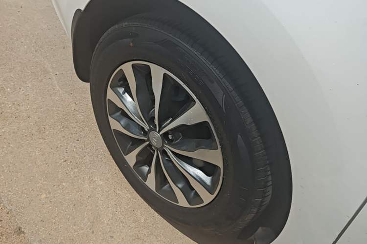 Used Kia Carnival 2015 3.3 GDI Luxury Edition China V Standard Exterior 5