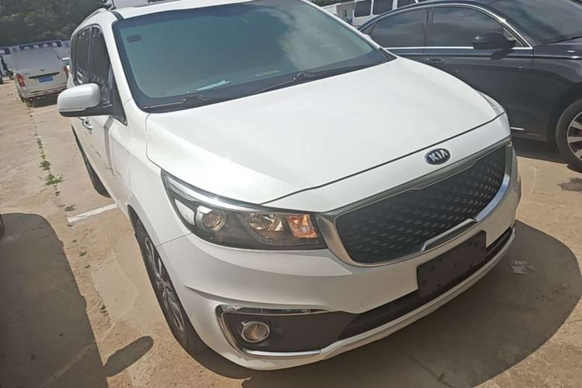 Used Kia Carnival 2015 3.3 GDI Luxury Edition China V Standard Front Right 45 Deg
