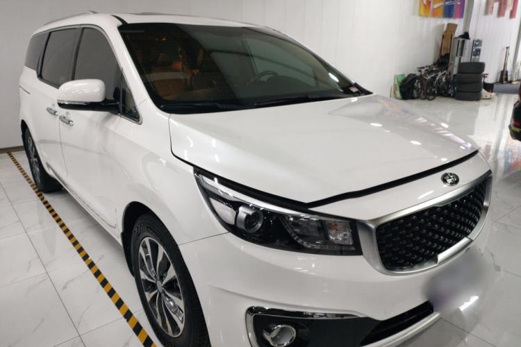 Used Kia Carnival 2015 2.2T Luxury Edition China IV Front Right 45 Deg