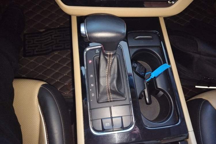Used Kia Carnival 2015 3.3 GDI Luxury Edition China V Standard Gear Lever