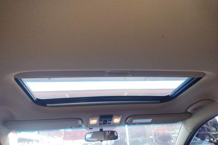 Used Kia Carnival 2015 3.3 GDI Luxury Edition China V Standard Headliner