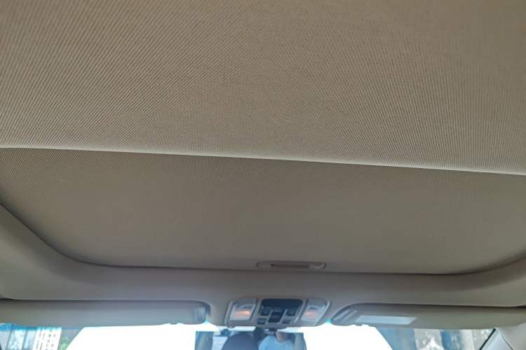 Used Kia Carnival 2015 3.3 GDI Luxury Edition China IV Standard Headliner