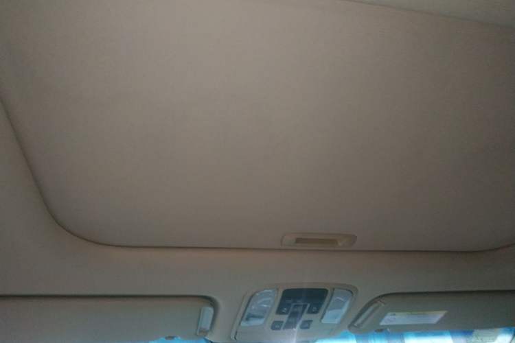 Used Kia Carnival 2015 3.3 GDI Luxury Edition China V Standard Headliner