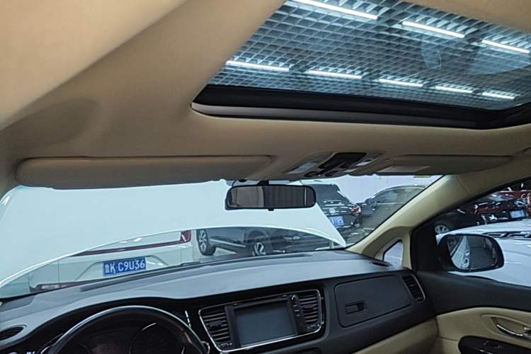 Used Kia Carnival 2015 3.3 GDI Luxury Edition China V Standard Headliner