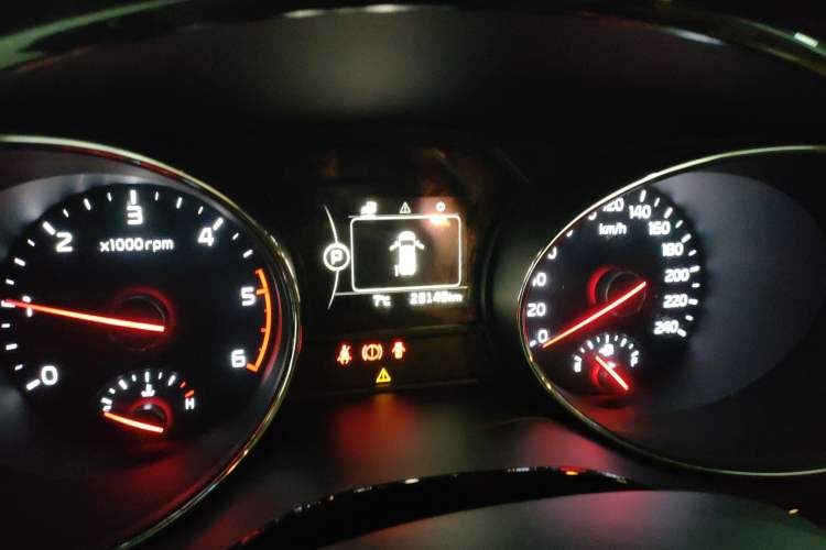 Used Kia Carnival 2015 2.2T Luxury Edition China IV Instrument Cluster