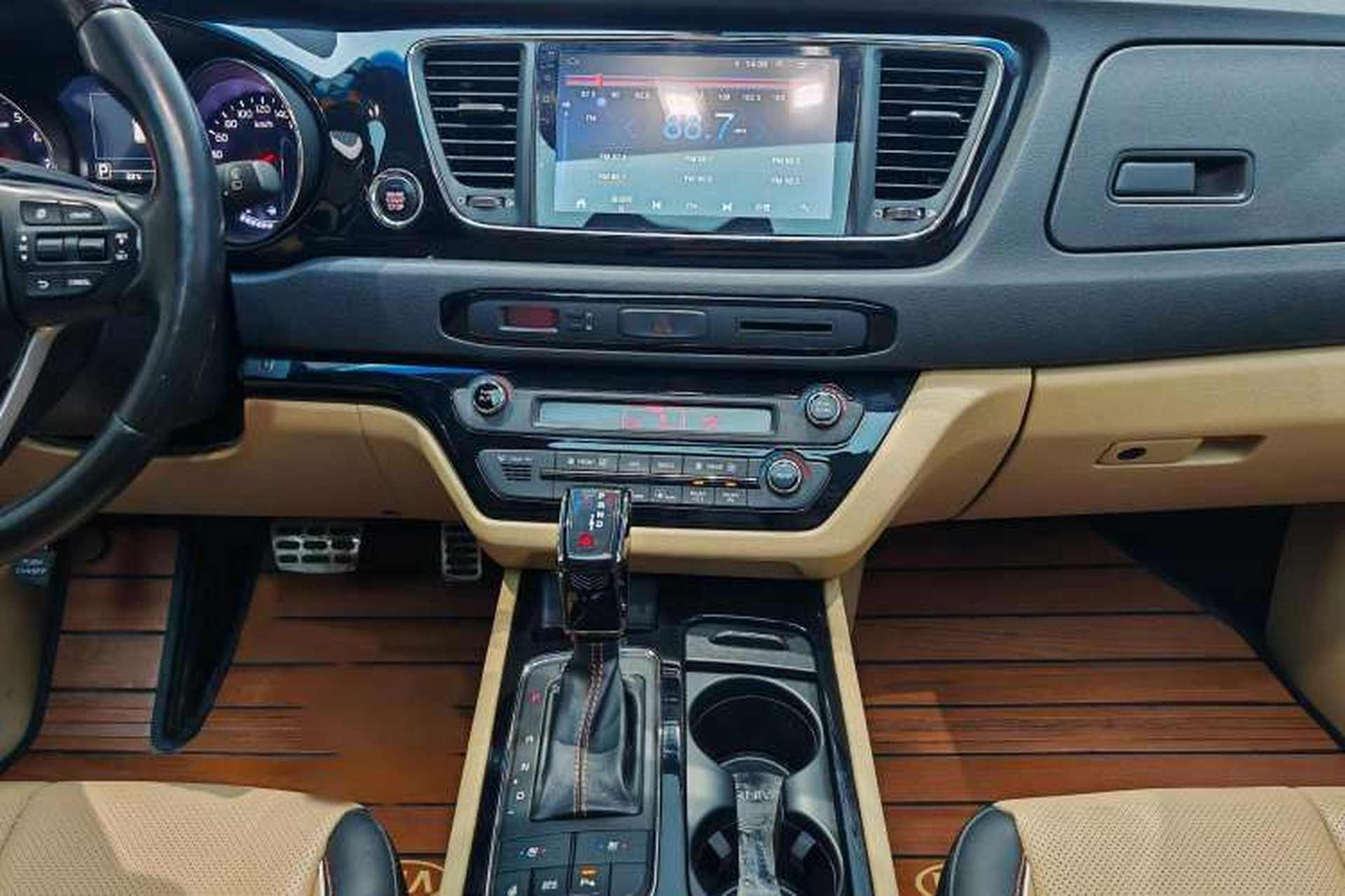 Used Kia Carnival 2015 3.3 GDI Flagship Version China V Standard Interior 1