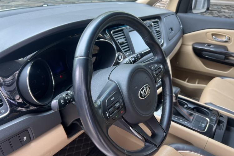 Used Kia Carnival 2015 3.3 GDI Luxury Edition China V Standard Interior 1