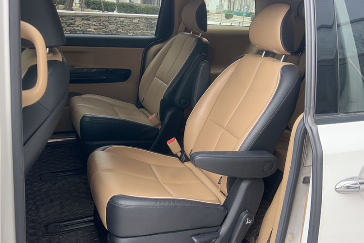 Used Kia Carnival 2015 3.3 GDI Luxury Edition China V Standard Interior 3