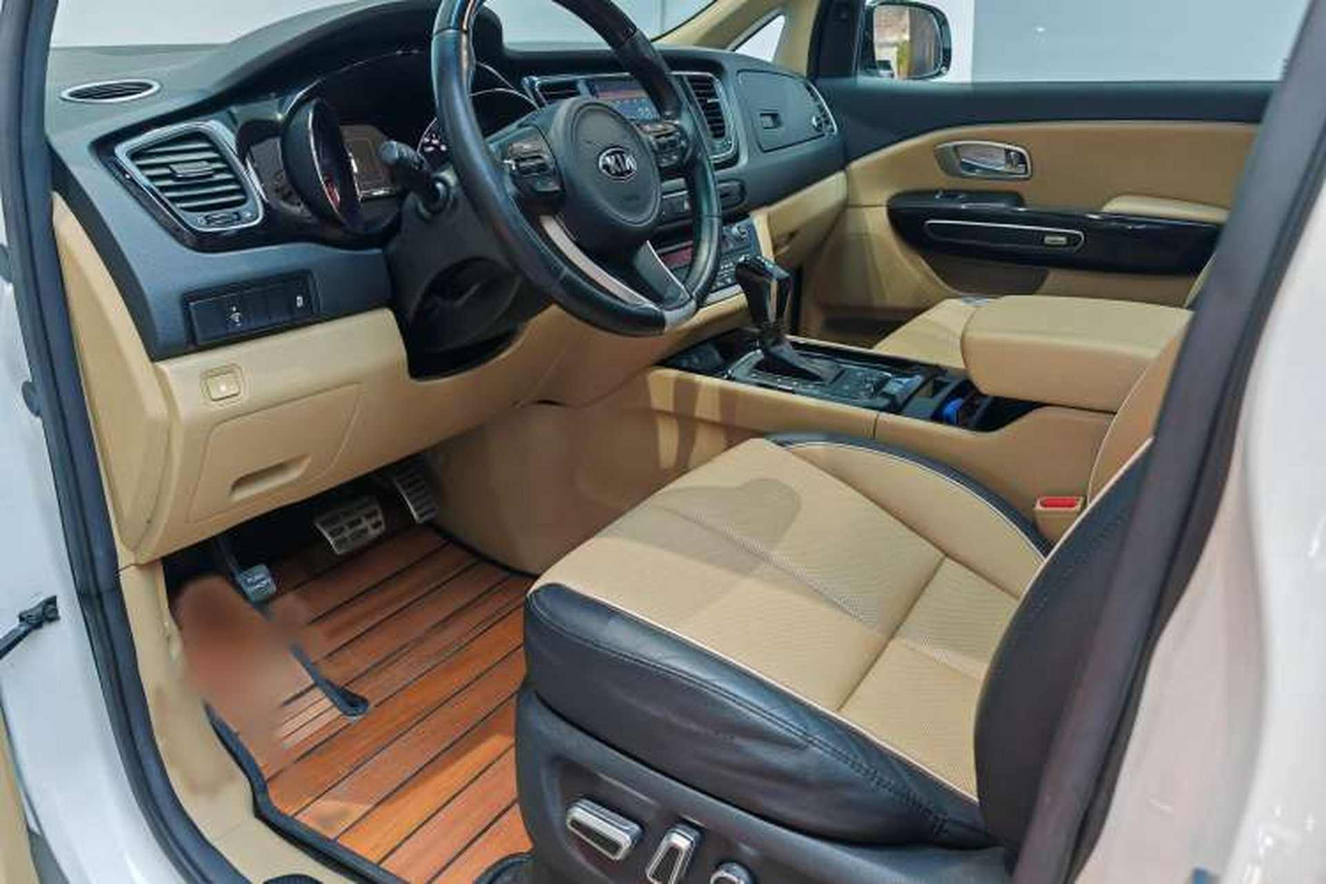 Used Kia Carnival 2015 3.3 GDI Flagship Version China V Standard Interior 4