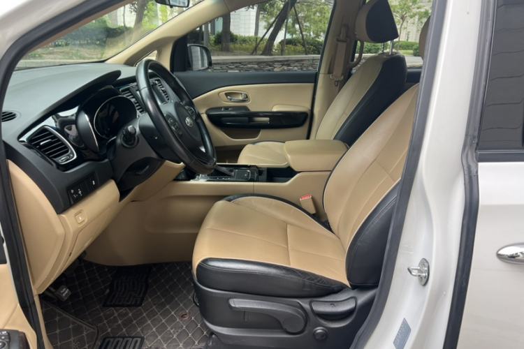 Used Kia Carnival 2015 3.3 GDI Luxury Edition China V Standard Interior 4