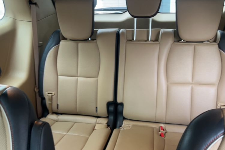 Used Kia Carnival 2015 3.3 GDI Luxury Edition China V Standard Interior 4