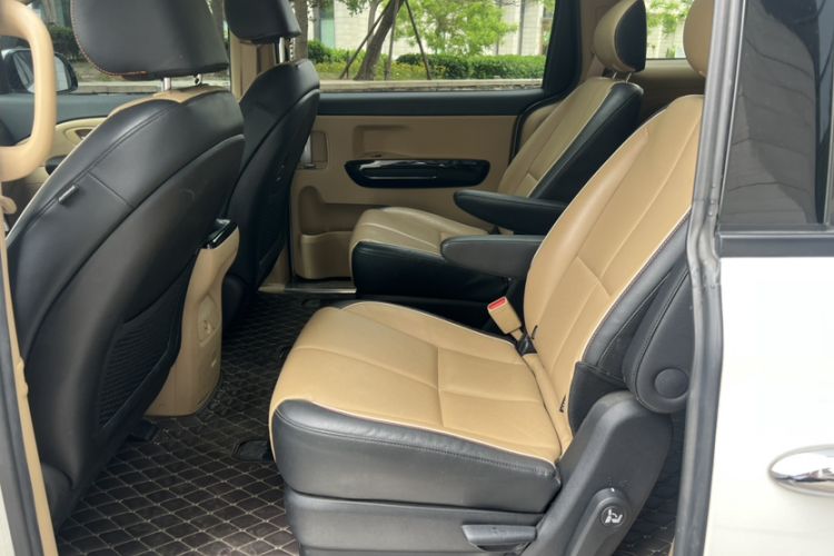 Used Kia Carnival 2015 3.3 GDI Luxury Edition China V Standard Interior 5