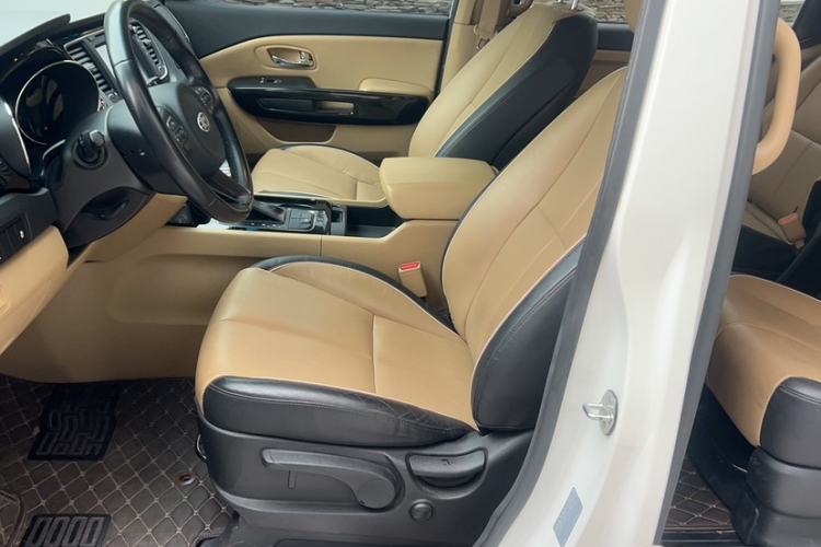 Used Kia Carnival 2015 3.3 GDI Luxury Edition China V Standard Interior 6