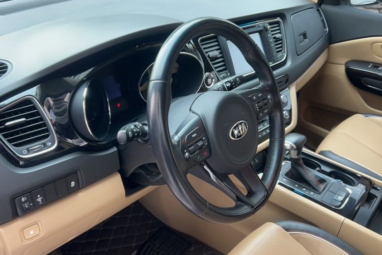 Used Kia Carnival 2015 3.3 GDI Luxury Edition China V Standard Interior 8