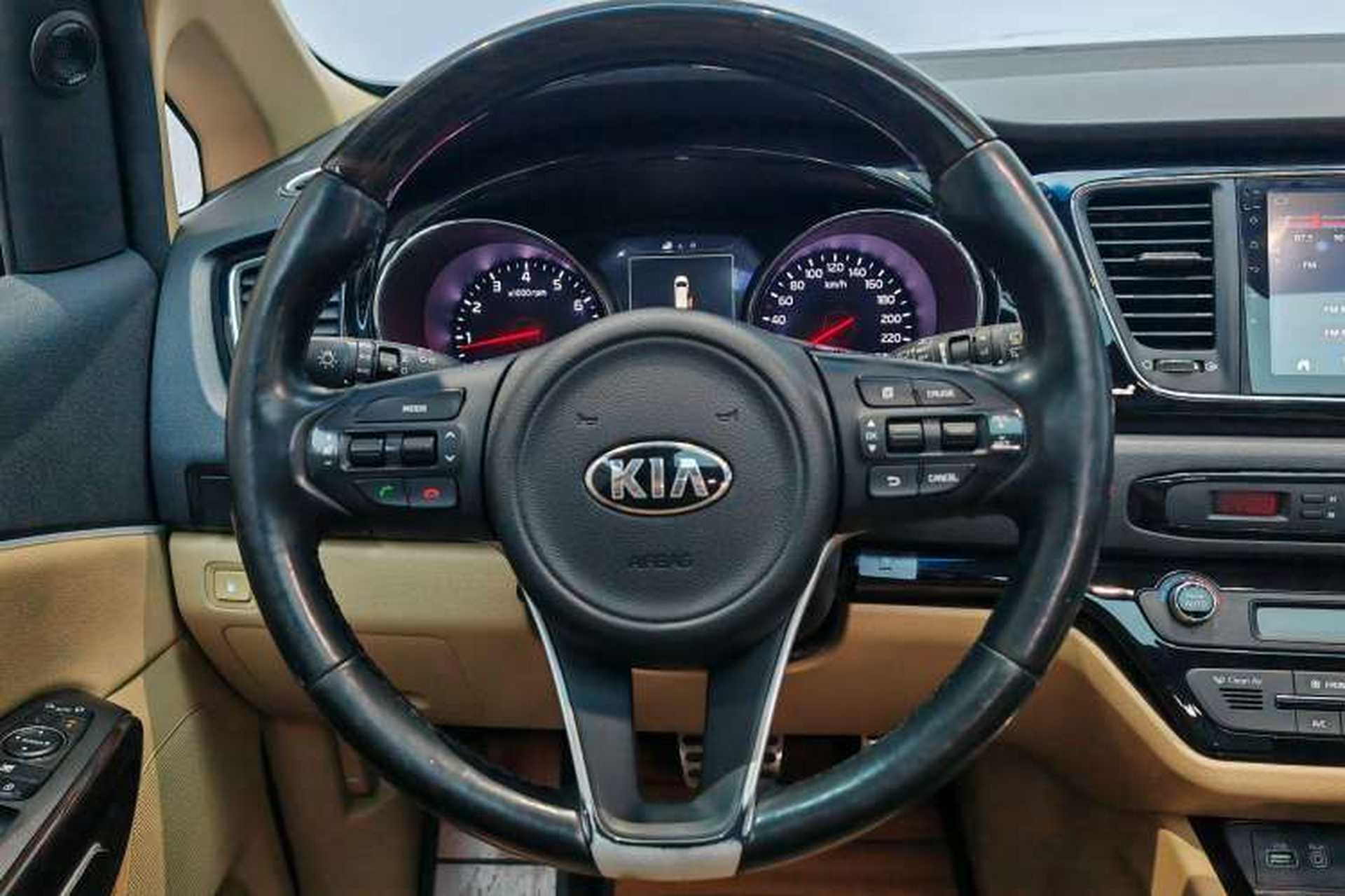 Used Kia Carnival 2015 3.3 GDI Flagship Version China V Standard Interior 9