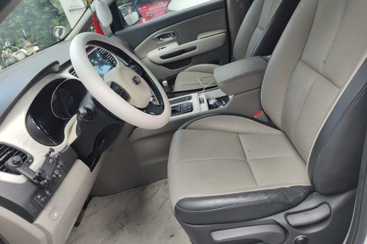 Used Kia Carnival 2015 3.3 GDI Luxury Edition China IV Standard Left Front Seat