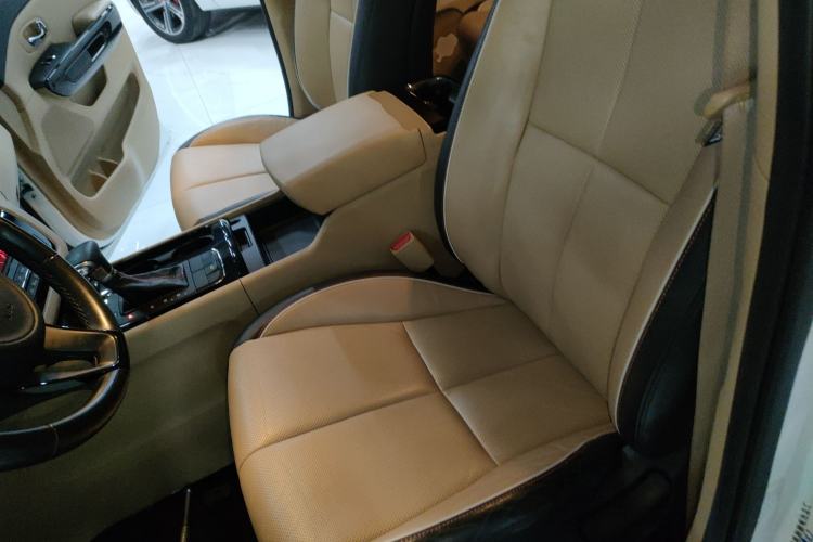 Used Kia Carnival 2015 2.2T Luxury Edition China IV Left Front Seat